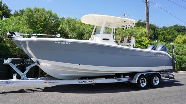 Cobia 262 Center Console image