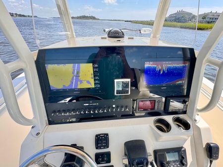 Cobia 262 Center Console image