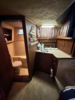 Sea Ray 360 Aft Cabin image