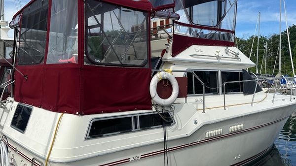 Sea Ray 360 Aft Cabin 