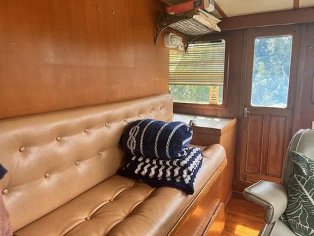 Marine Trader Med Yacht Cockpit Pilothouse image