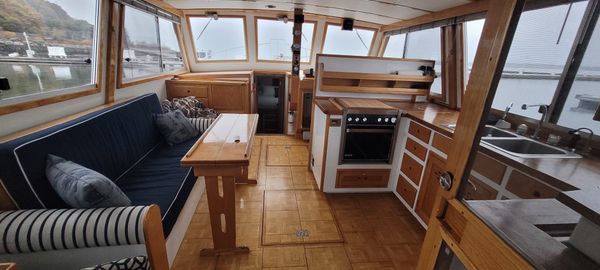 Duffy Wilbur 42 Flybridge Cruiser image