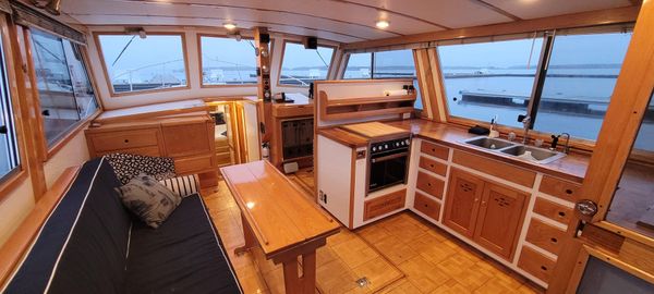 Duffy Wilbur 42 Flybridge Cruiser image