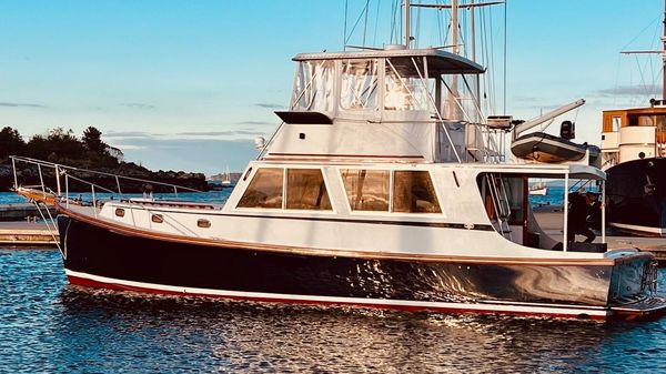 Duffy Wilbur 42 Flybridge Cruiser 