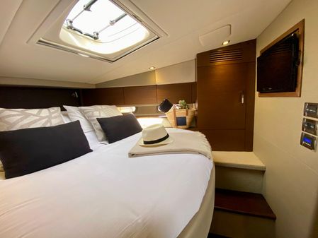 Sea Ray 450 Sundancer image