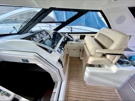 Sea Ray 450 Sundancer image