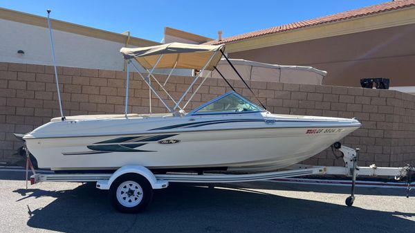 Sea Ray 180 Bow Rider 