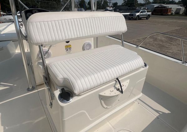 Boston-whaler 210-MONTAUK image