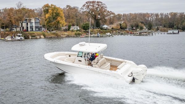 Boston Whaler 330 Outrage 