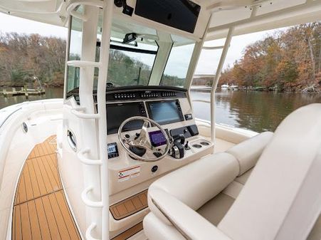 Boston Whaler 330 Outrage image