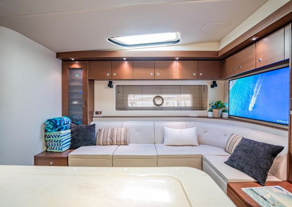 Sea Ray 580 Sundancer image