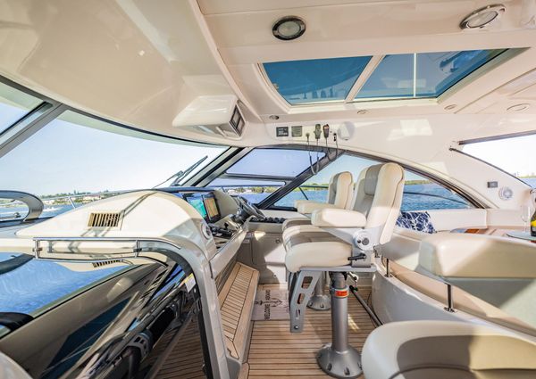 Sea Ray 580 Sundancer image