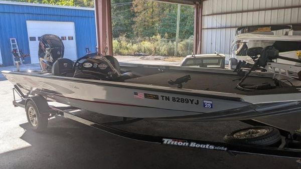 Triton 18 TX