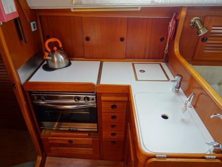Hallberg-Rassy 34 image