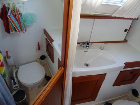 Hallberg-Rassy 34 image