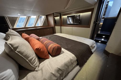 Sea Ray 510 Fly image