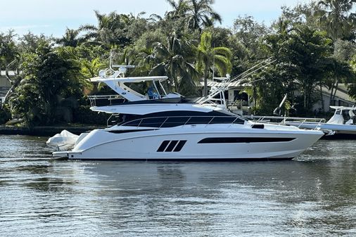 Sea Ray 510 Fly image