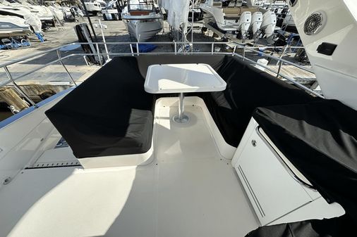 Sea Ray 510 Fly image