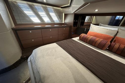 Sea Ray 510 Fly image