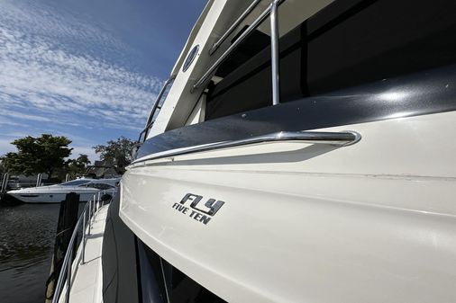 Sea Ray 510 Fly image