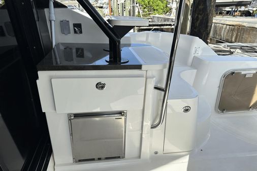 Sea Ray 510 Fly image