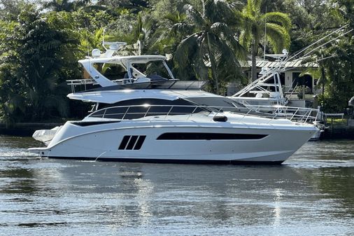 Sea Ray 510 Fly image