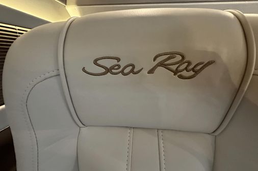 Sea Ray 510 Fly image