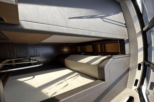 Sea Ray 510 Fly image