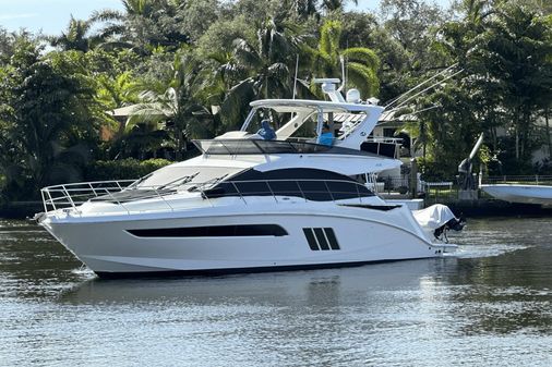 Sea Ray 510 Fly image