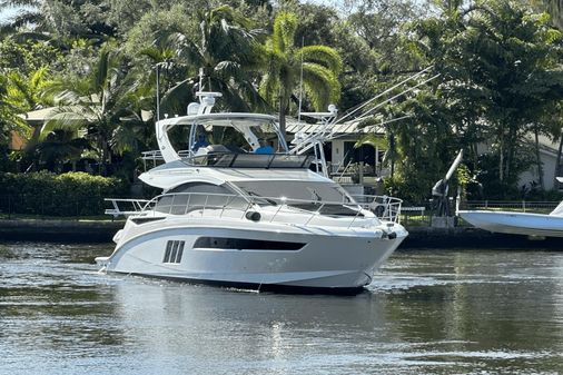 Sea Ray 510 Fly image