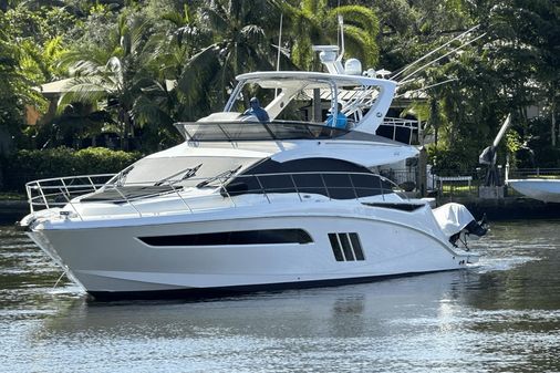 Sea Ray 510 Fly image