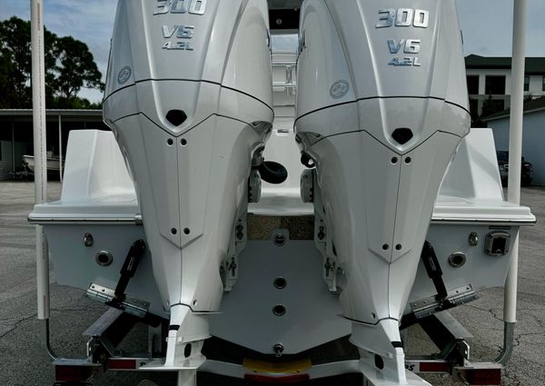 Pair-customs 27-CENTER-CONSOLE image