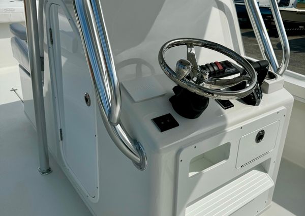 Pair-customs 27-CENTER-CONSOLE image