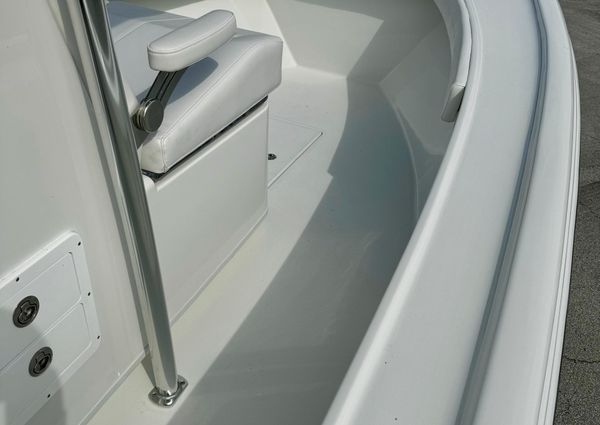 Pair-customs 27-CENTER-CONSOLE image