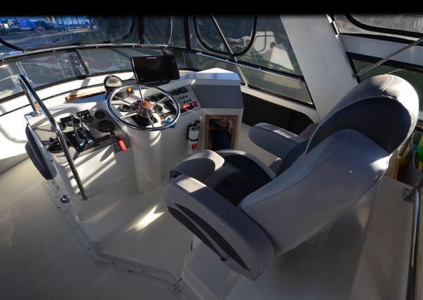 Carver 4207-AFT-CABIN-MOTORYACHT image