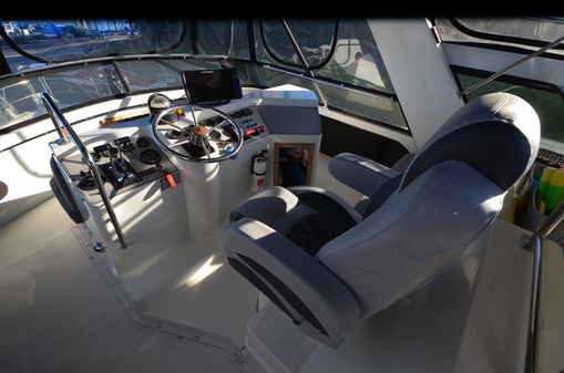 Carver 4207-AFT-CABIN-MOTORYACHT image