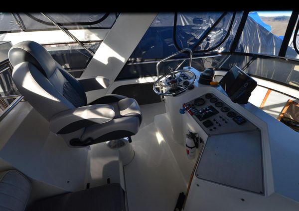 Carver 4207-AFT-CABIN-MOTORYACHT image