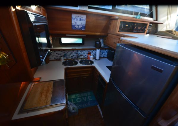 Carver 4207-AFT-CABIN-MOTORYACHT image