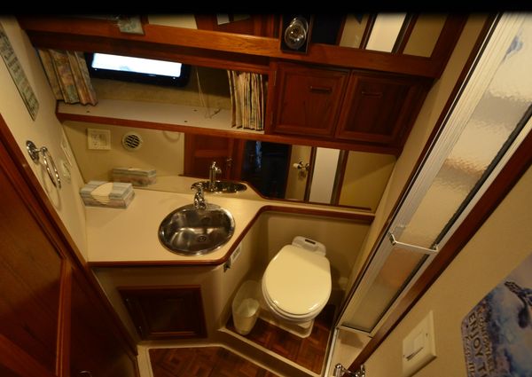 Carver 4207-AFT-CABIN-MOTORYACHT image