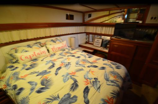 Carver 4207-AFT-CABIN-MOTORYACHT image