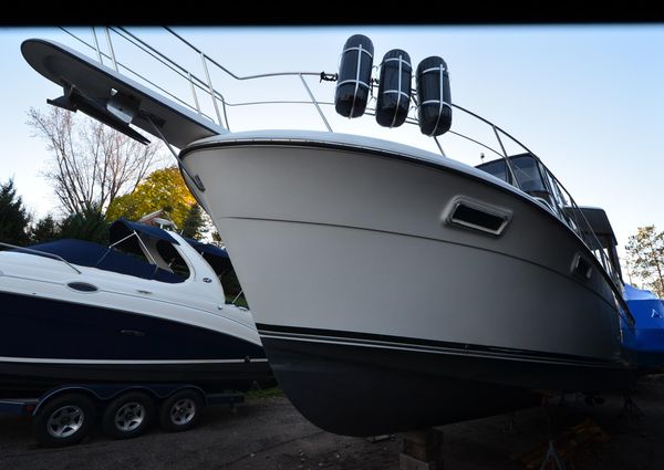 Carver 4207-AFT-CABIN-MOTORYACHT image