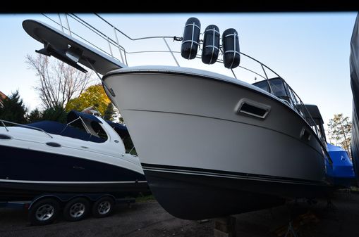 Carver 4207-AFT-CABIN-MOTORYACHT image