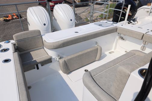 Sea-hunt GAMEFISH-27-FORWARD-SEATING image