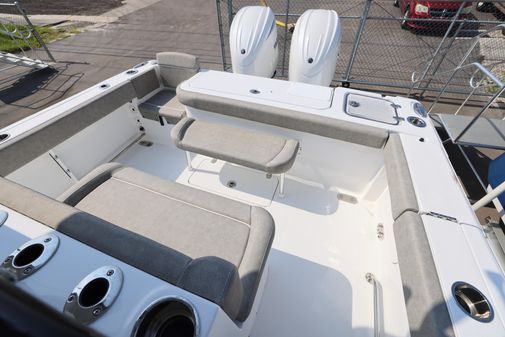 Sea-hunt GAMEFISH-27-FORWARD-SEATING image