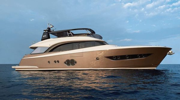 Monte Carlo Yachts MCY 86 image