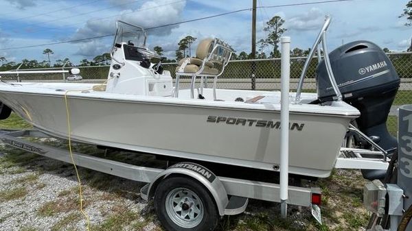 Sportsman Masters 207 Bay Boat