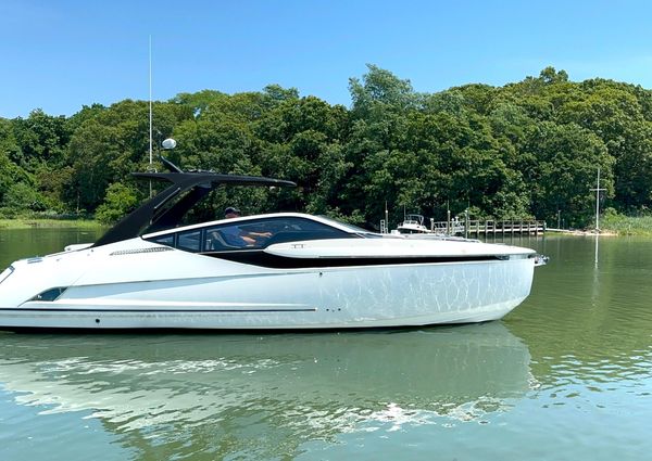 Fairline F//Line 33 image