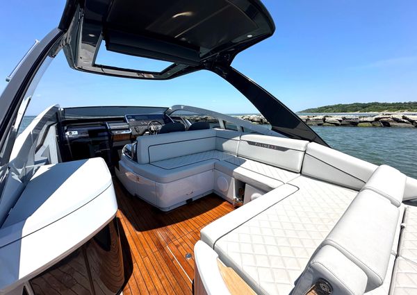 Fairline F//Line 33 image