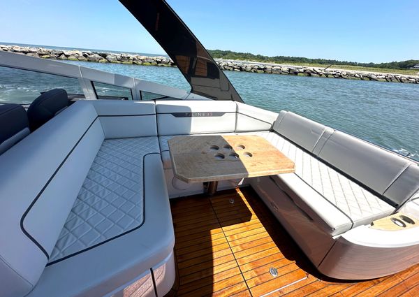 Fairline F//Line 33 image