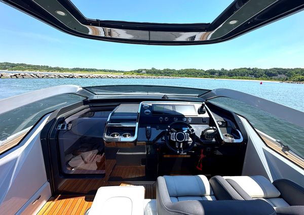 Fairline F//Line 33 image